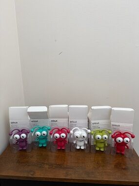 Cricut cuties lot - 6 in total